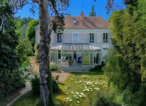 Maison 8 pièces 266 m²