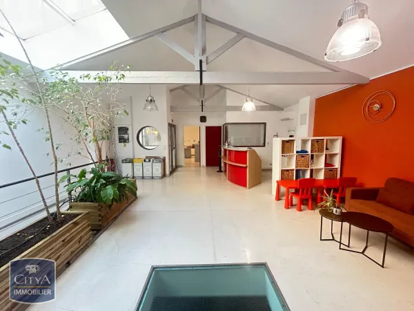 Local professionnel 276 m²