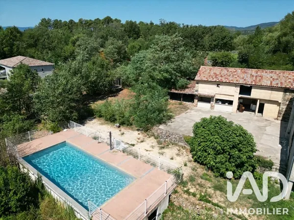 Maison 5 pièces 220 m²