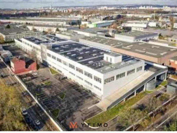 Local d'activité 8232 m²