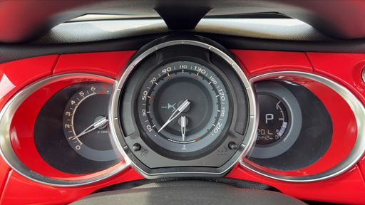 DS DS3 Cabriolet 1.2 PureTech 110 EAT6 - Ines De La Fressange – 2017 – 56442 km – Essence – Boîte Automatique — photo 33
