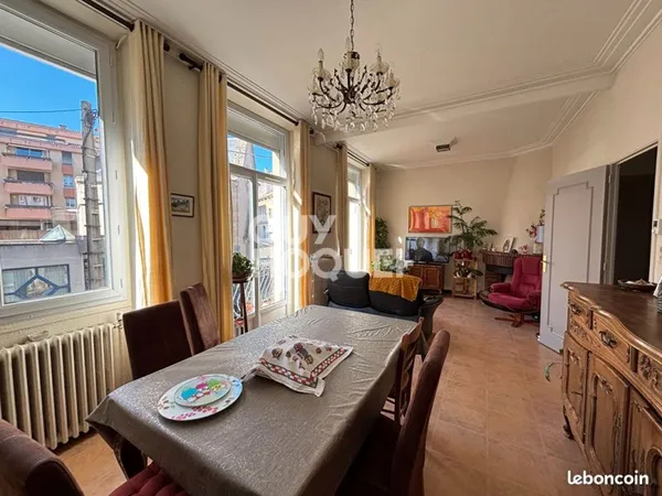 Immeuble 18 pièces 260 m²
