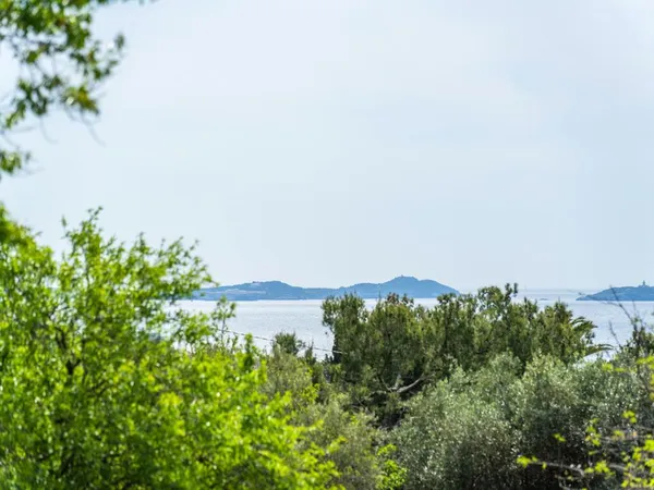 Terrain 1344 m²
