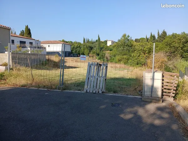 Terrain à bâtir 1 244 m² à Alairac 49 900