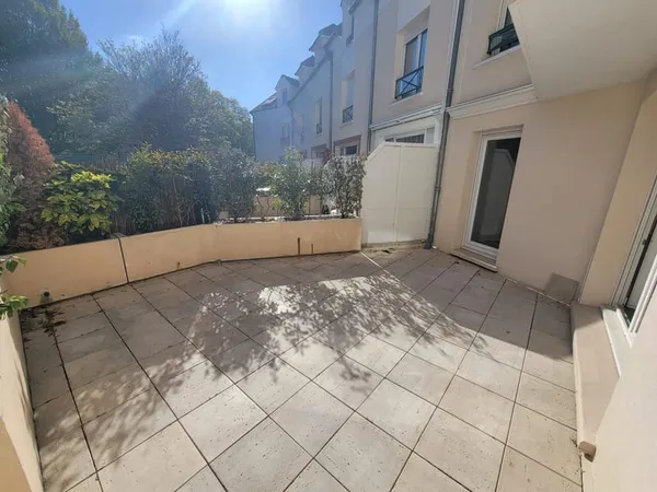 Appartement à louer VOISINS LE BRETONNEUX