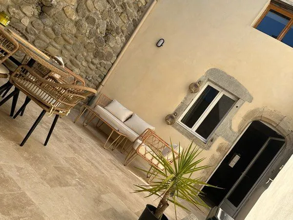 MAISON meublée dans un hameau 120m2 28 septembre 2026 au 26 avril 2027
