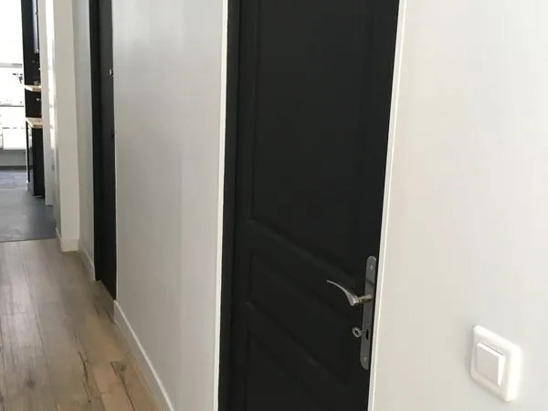 CLICHY - LOCAL PROFESSIONNEL DE 66 m² AVEC VITRINE SUR RUE - IDÉAL PROFESSIONS LIBÉRALES