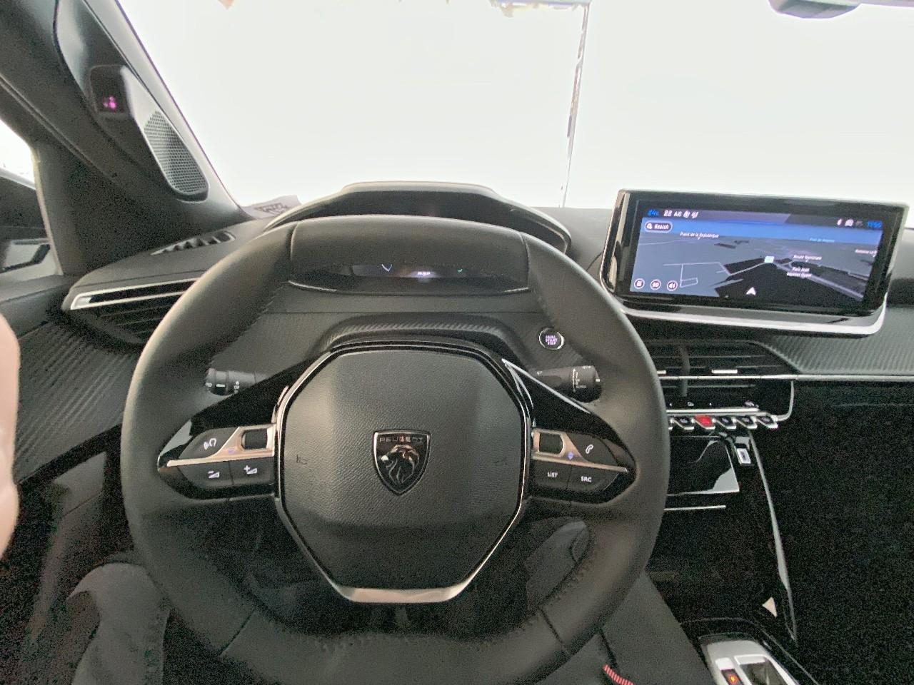 Peugeot 2008 hybrid 145 ch e-dcs6 allure — photo 12