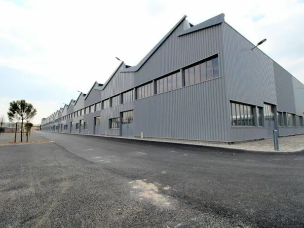 Local d'activité 340 m²