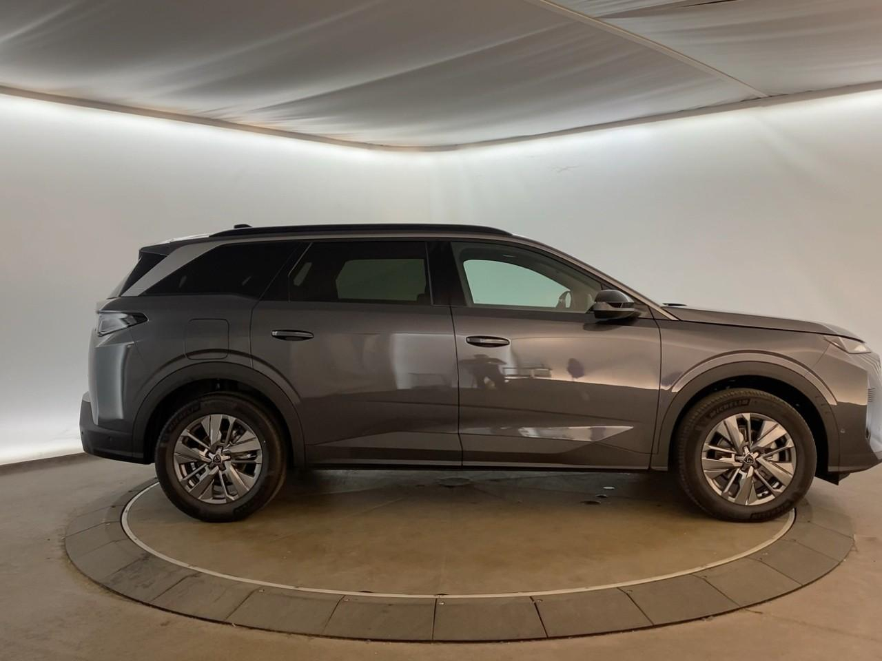 Peugeot 5008 hybrid 145 ch e-dcs6 allure — photo 4