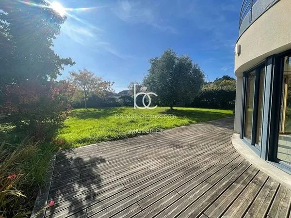 Maison 7 pièces 234 m²
