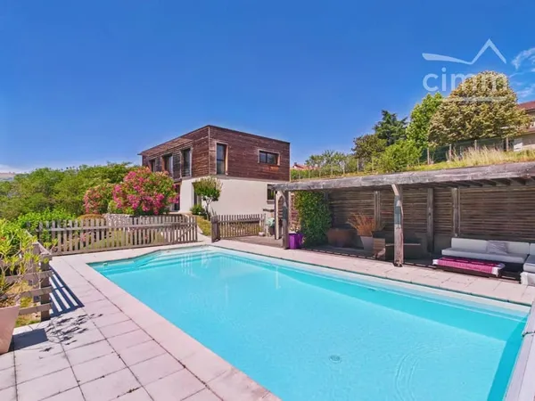 Maison 8 pièces 188 m²