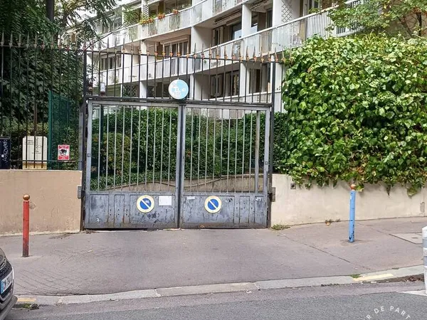 Garage/Parking