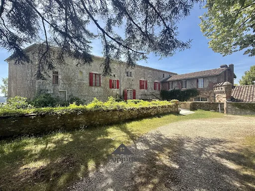 Château 32 pièces 435 m²