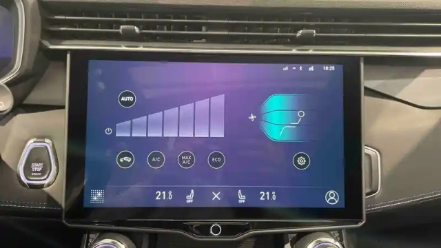 Lynk&Amp;Co 01 1.5 phev 261 ch dcth7 — photo 17