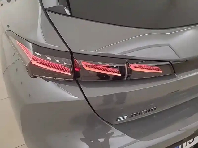 Peugeot 308 electrique 55 kwh 156ch — photo 9