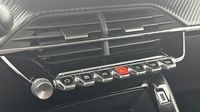 Peugeot 2008 1.2 PureTech 100ch S&S Active Pack — photo 15