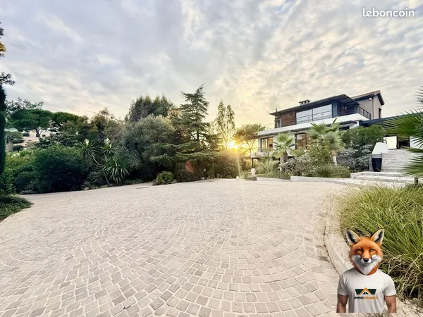 Villa 6 pièces 245 m²