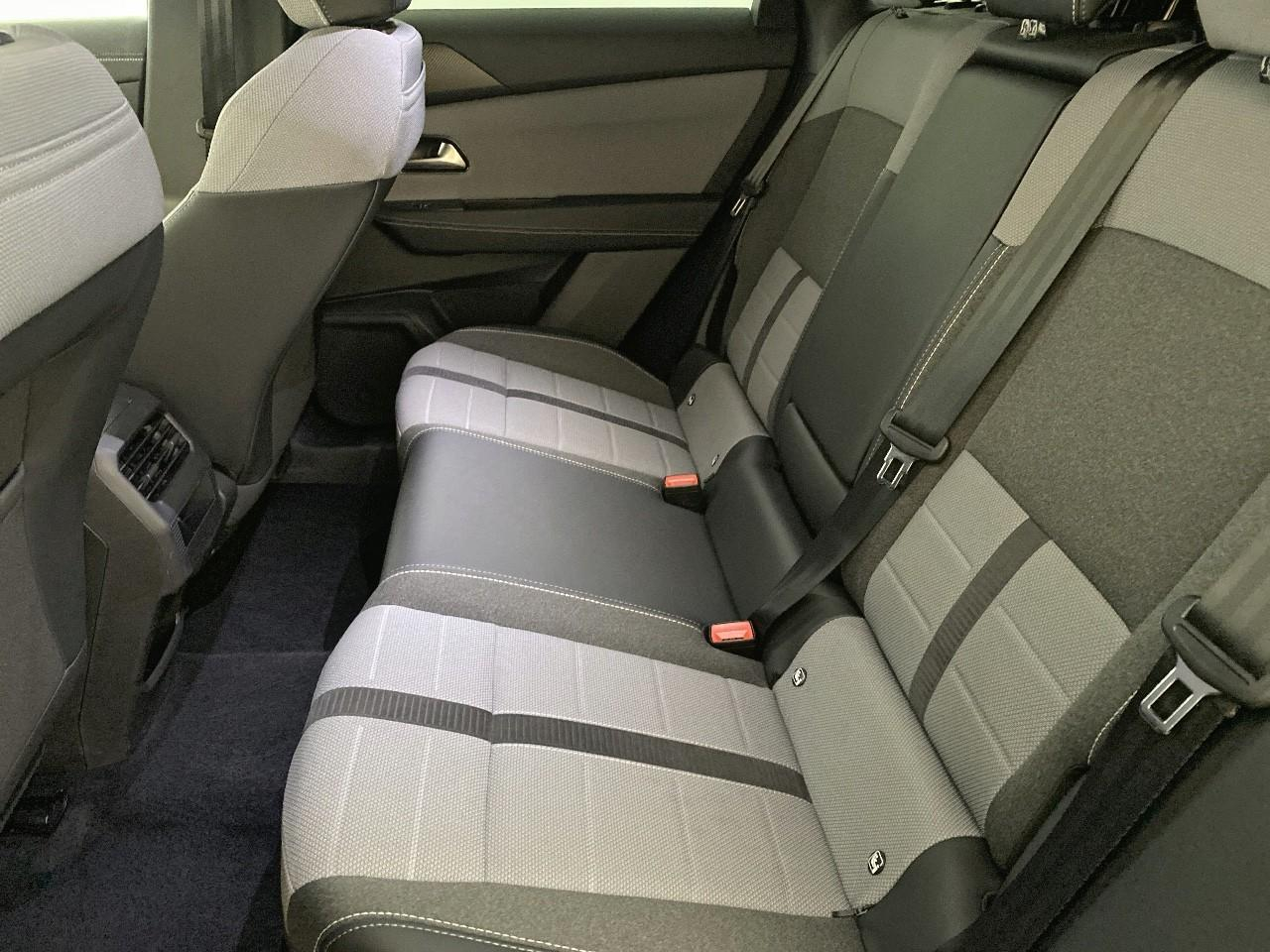 Opel Grandland 1.2 turbo hybrid 145 ch e-dct6 gs — photo 10