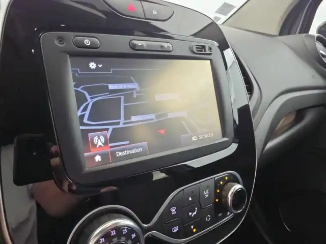 Renault Captur tce 120 energy — photo 197