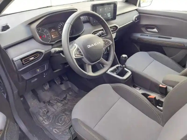 Dacia Jogger tce 110 7 places gsr2 — photo 9