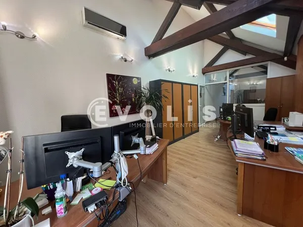 Bureaux - A VENDRE - 142 m² non divisibles