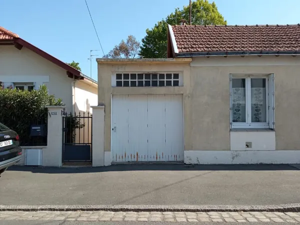 RD POINT DE PARIS - GARAGE / BOX
