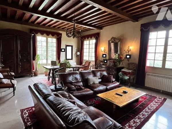Maison 11 pièces 220 m²