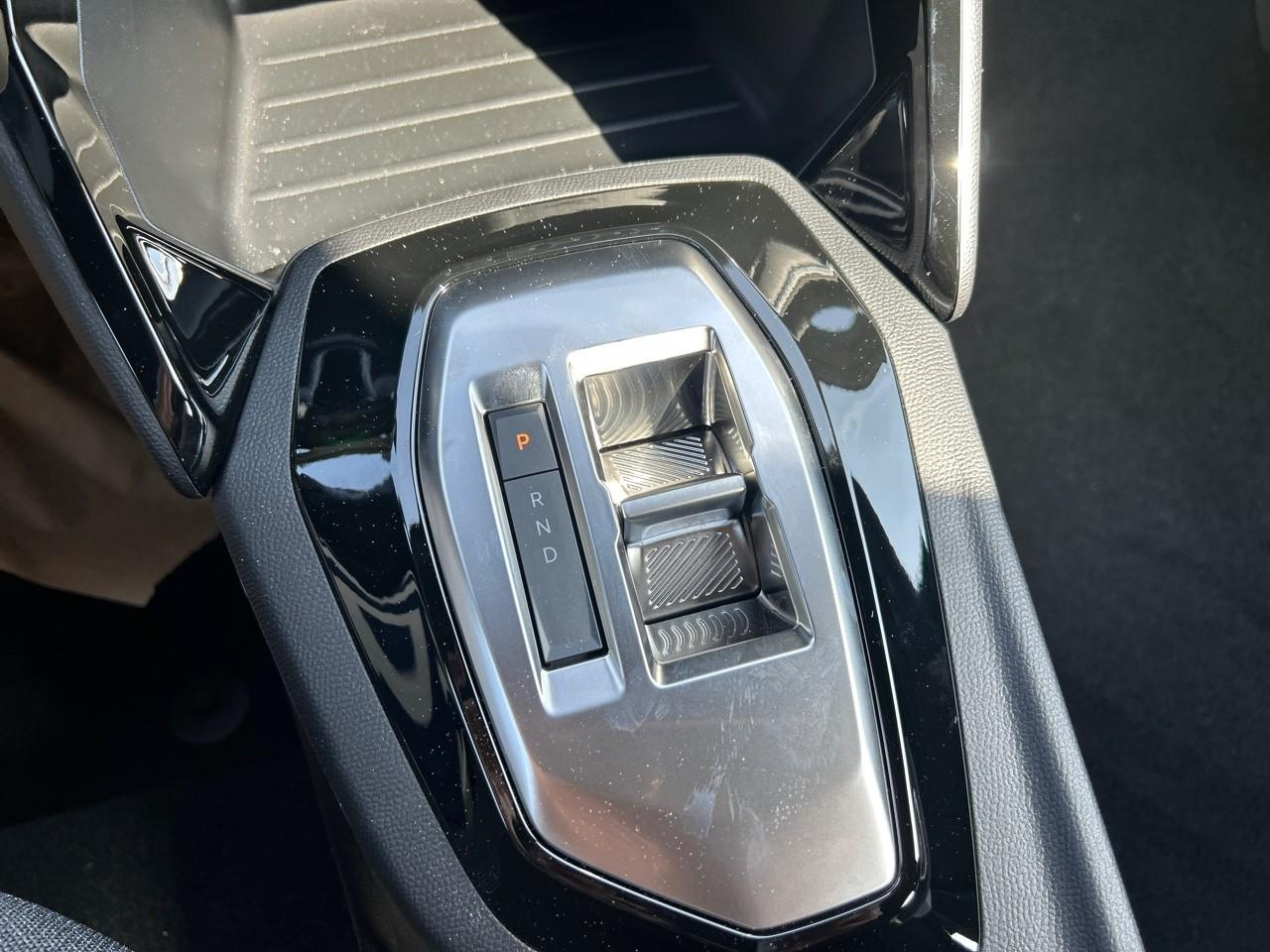 Peugeot 2008 1.2 hybrid 110ch edition e-dcs6 — photo 16