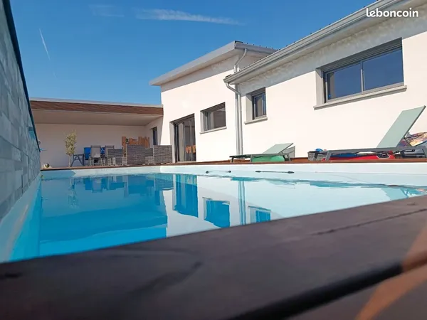 Maison contemporaine avec piscine