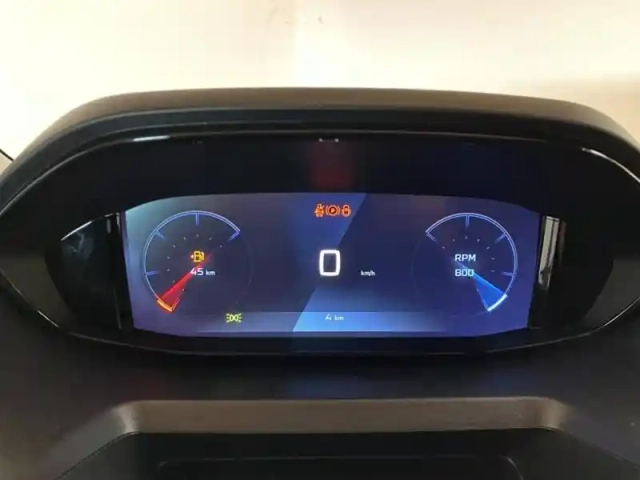 Peugeot Partner m diesel 130ch automatique pack premium connect — photo 12