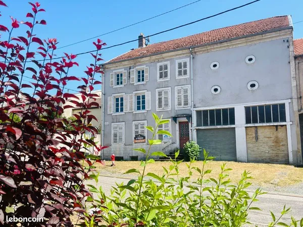 Vaste maison proche lac pierre percée