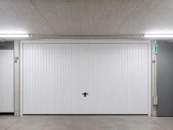 Grand garage double sécurisé et fermé 26 m² - Porte 4 m - Porto-Vecchio