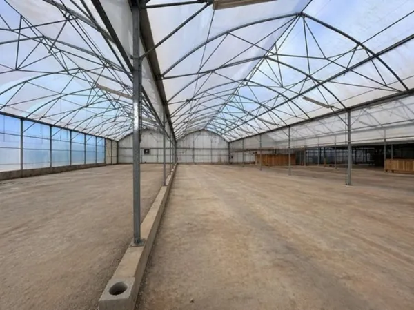 A VENDRE - ENSEMBLE IMMOBILIER A VOCATION D'ACTIVITE
