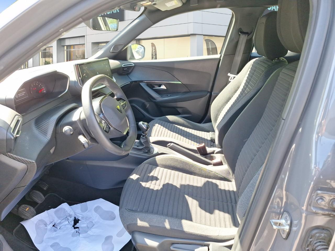 Peugeot 2008 1.2 puretech 100ch s&s active — photo 9
