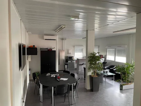 Local d'activité 640 m²