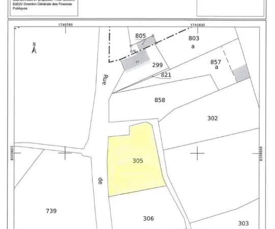 Terrain 757 m²