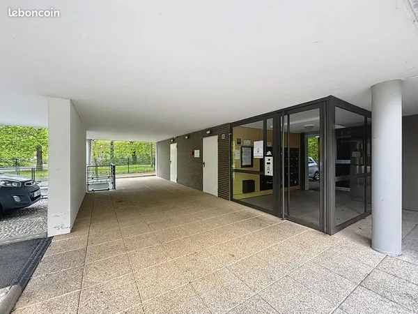 À louer - Particulier à Particulier Grand studio T1 BIS de 36,42 m² avec parking - Tours (37200)
