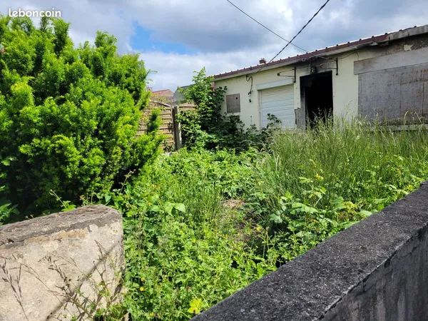 Maisonnette avec très gros travaux à prévoir