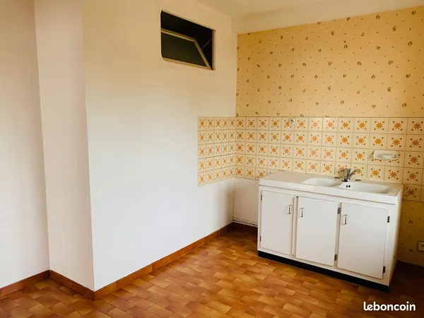 A louer appartement REZ DE CHAUSSE