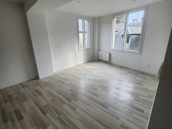 F2 centre ville avec ascenseur