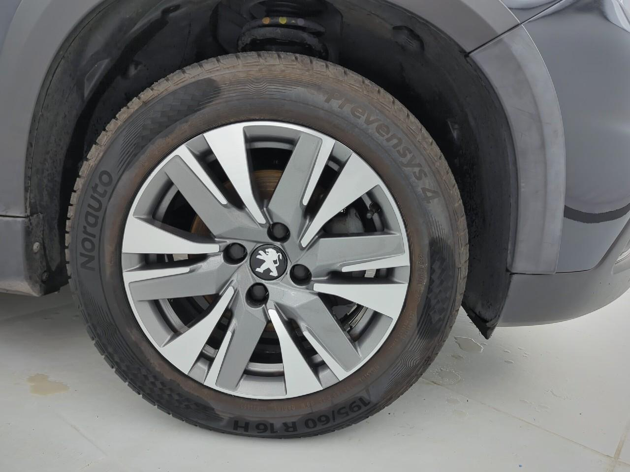 Peugeot 2008 bluehdi 100ch bvm6 allure — photo 30