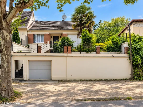 Maison 4 pièces 107 m², 3 chambres, terrain 778 m², garage
