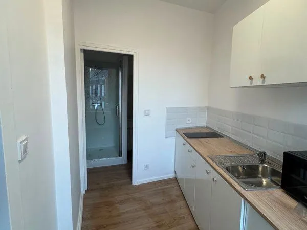Beau studio rénové 25m2 Maubeuge proche gare