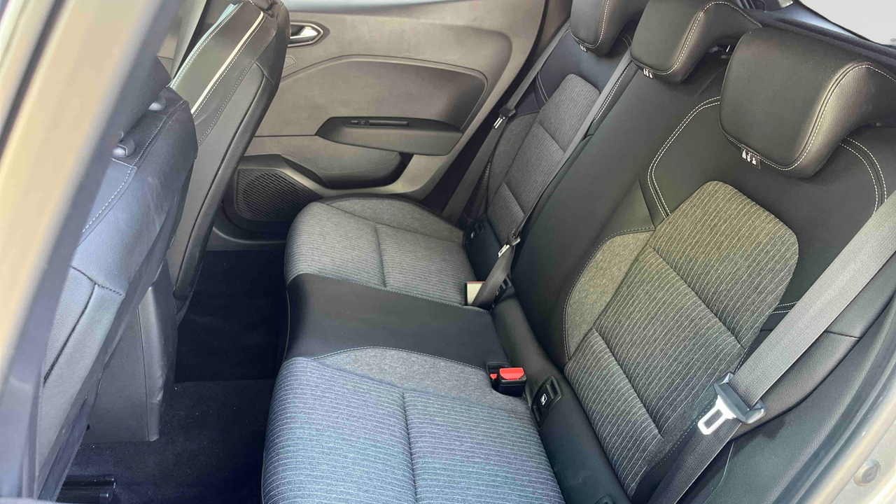 Renault Clio E-Tech full hybrid 145 — photo 12