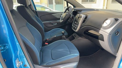 Renault Captur 0.9 TCe 90 - Zen – 2014 – 107458 km – Essence – Boîte Manuelle — photo 8