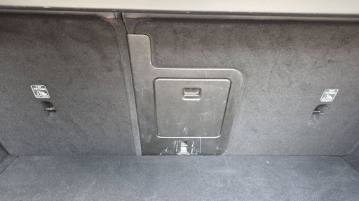 Volvo XC60 2.0 D4 190 Geartronic8 - R-Design – 2018 – 152000 km – Diesel – Boîte Automatique — photo 16