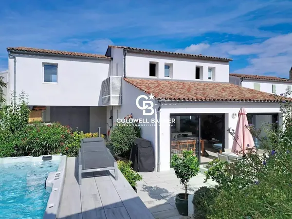 Vends maison récente - 144 m² - 7 pièces, 3 chambres - La Flotte 17630