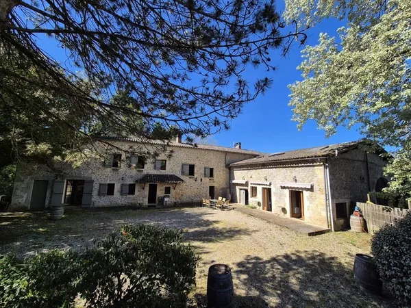 Moulin du XIIIe siècle rénové - Propriété de charme avec for