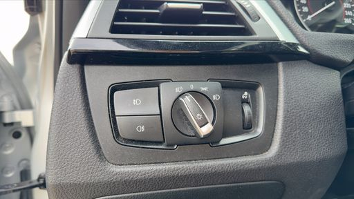 BMW Serie 3 318d 150 Steptronic8 - M Sport – 2016 – 153672 km – Diesel – Boîte Automatique — photo 5